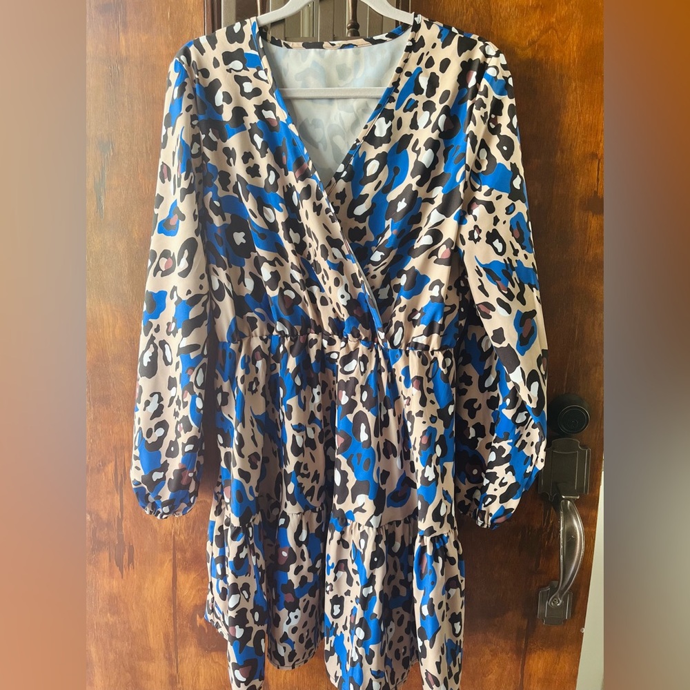 Leopard print dress long sleeve Large
